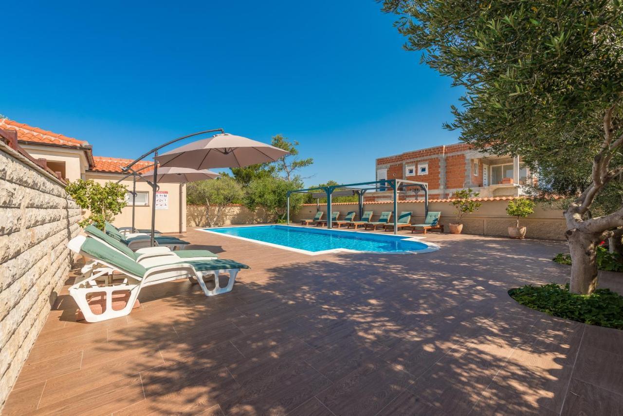 ויר Villa Mare Apartments מראה חיצוני תמונה